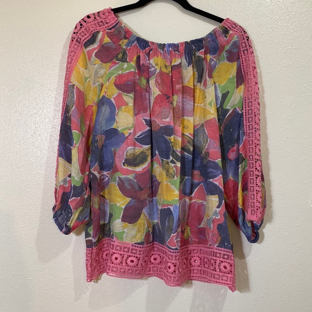 Hope & Harlow floral lace accent top